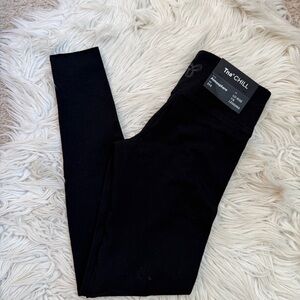NWT Aritzia TNA Chill 7/8 cropped leggings black xxs